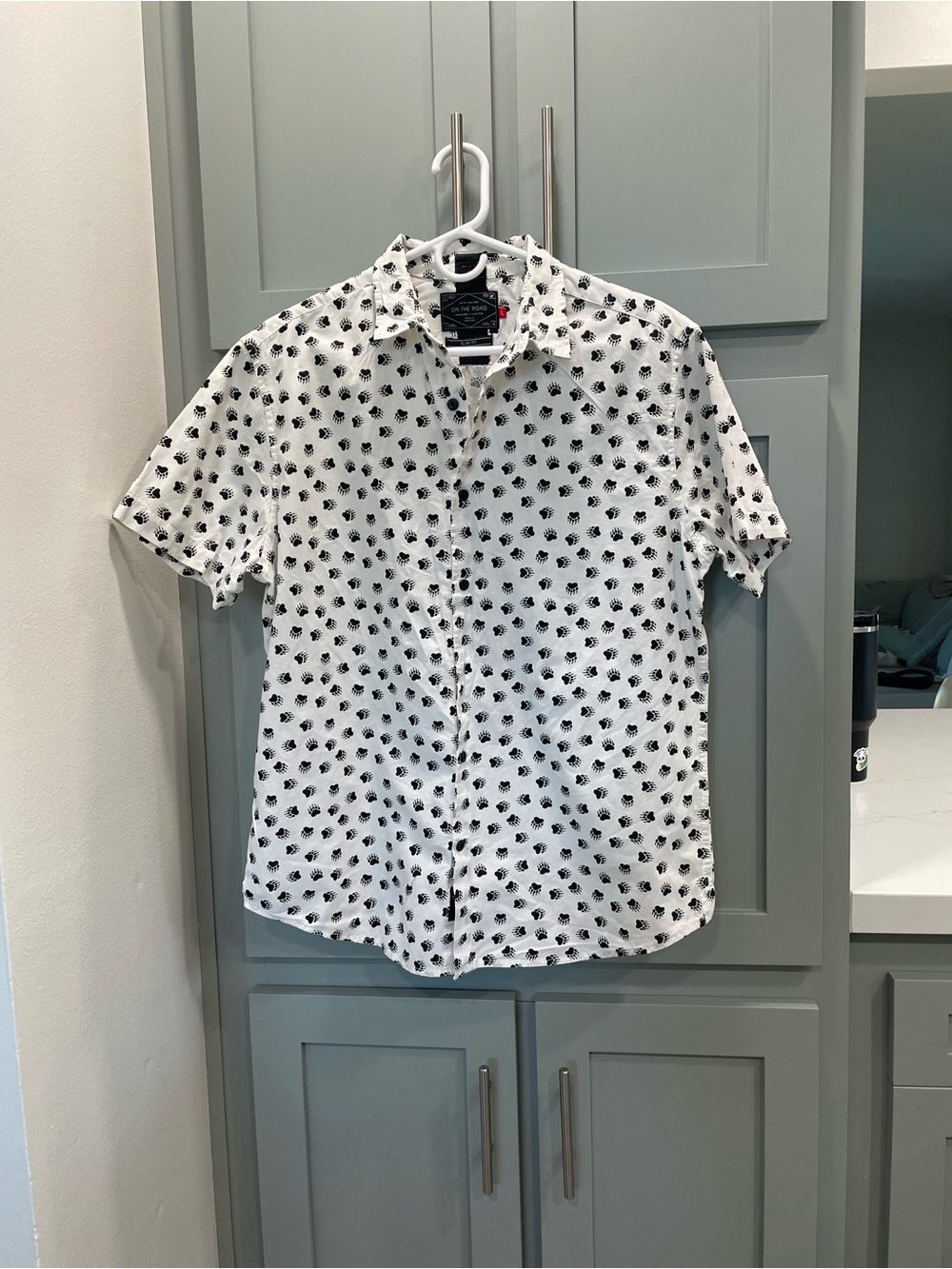 Cactus White Short-Sleeve Button-Down Shirt with Black Floral Print